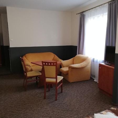 Bristol Economy Bed & Breakfast Bytom Bagian luar foto