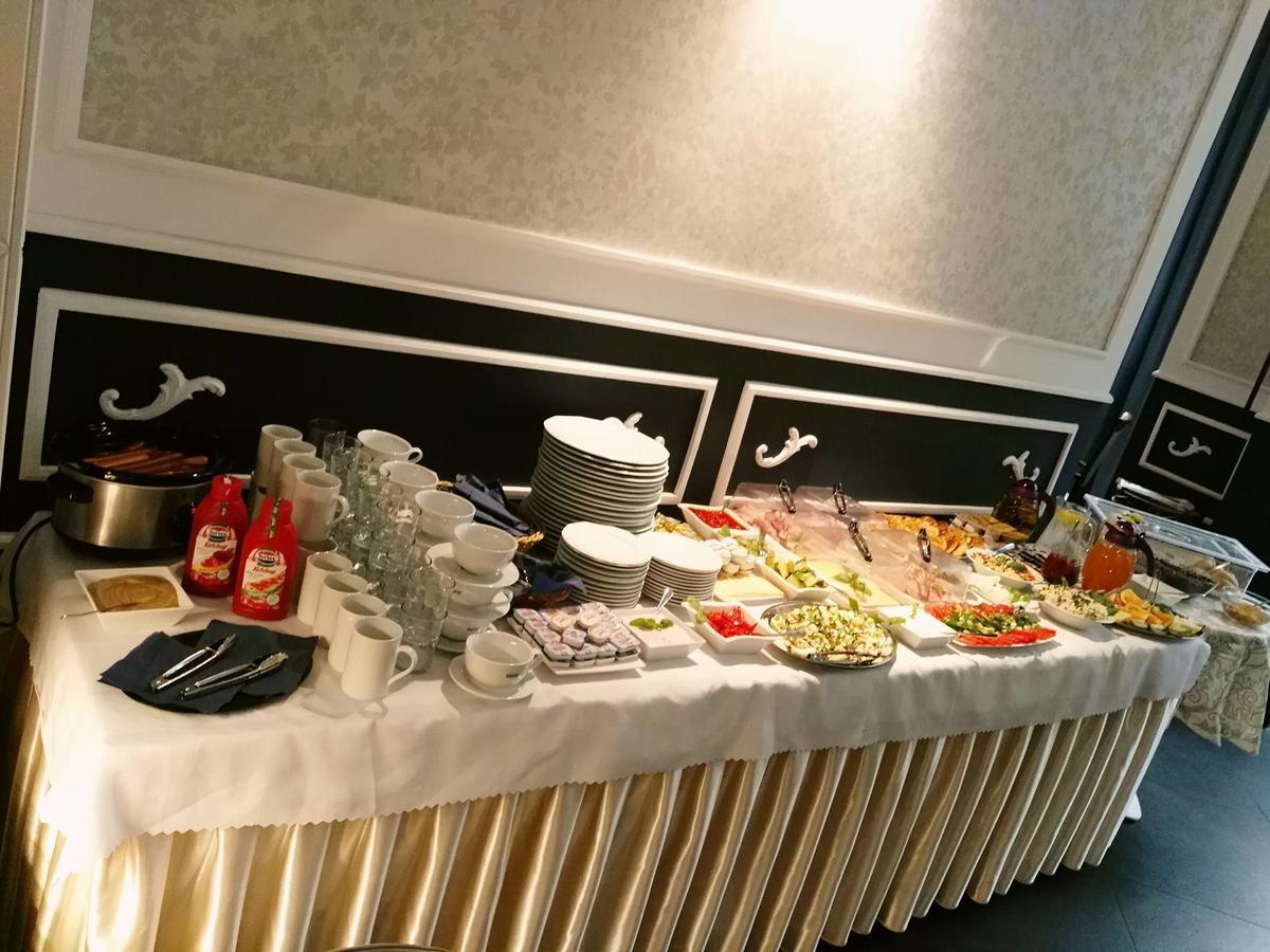 Bristol Economy Bed & Breakfast Bytom Bagian luar foto