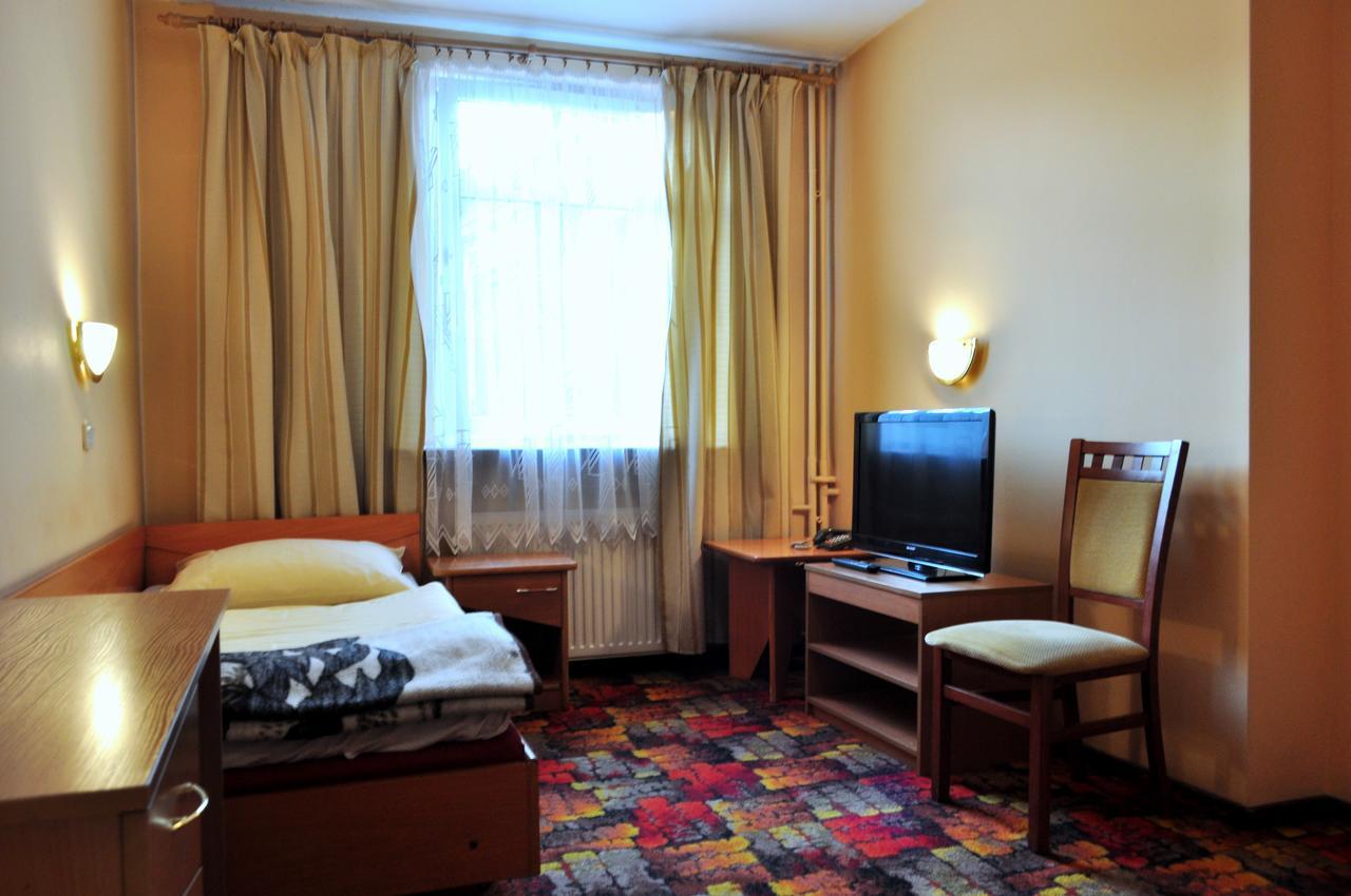 Bristol Economy Bed & Breakfast Bytom Bagian luar foto
