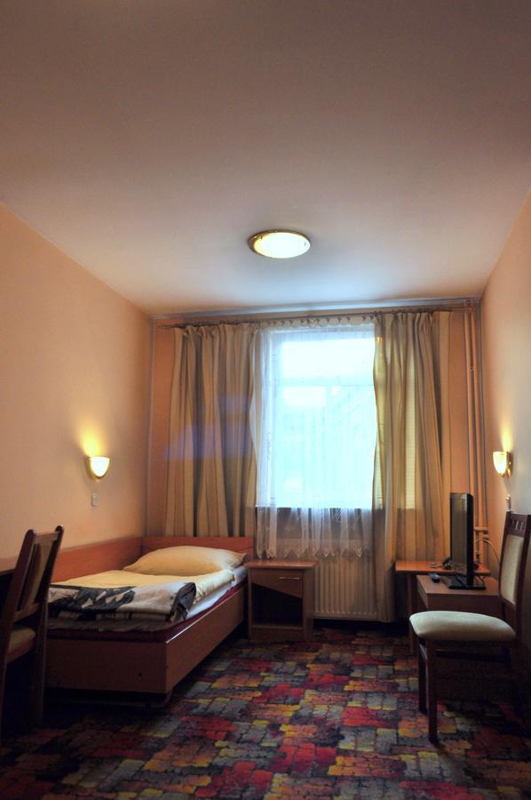 Bristol Economy Bed & Breakfast Bytom Bagian luar foto
