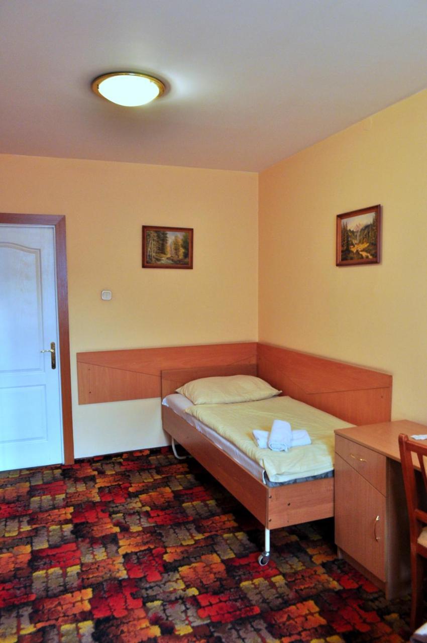 Bristol Economy Bed & Breakfast Bytom Bagian luar foto