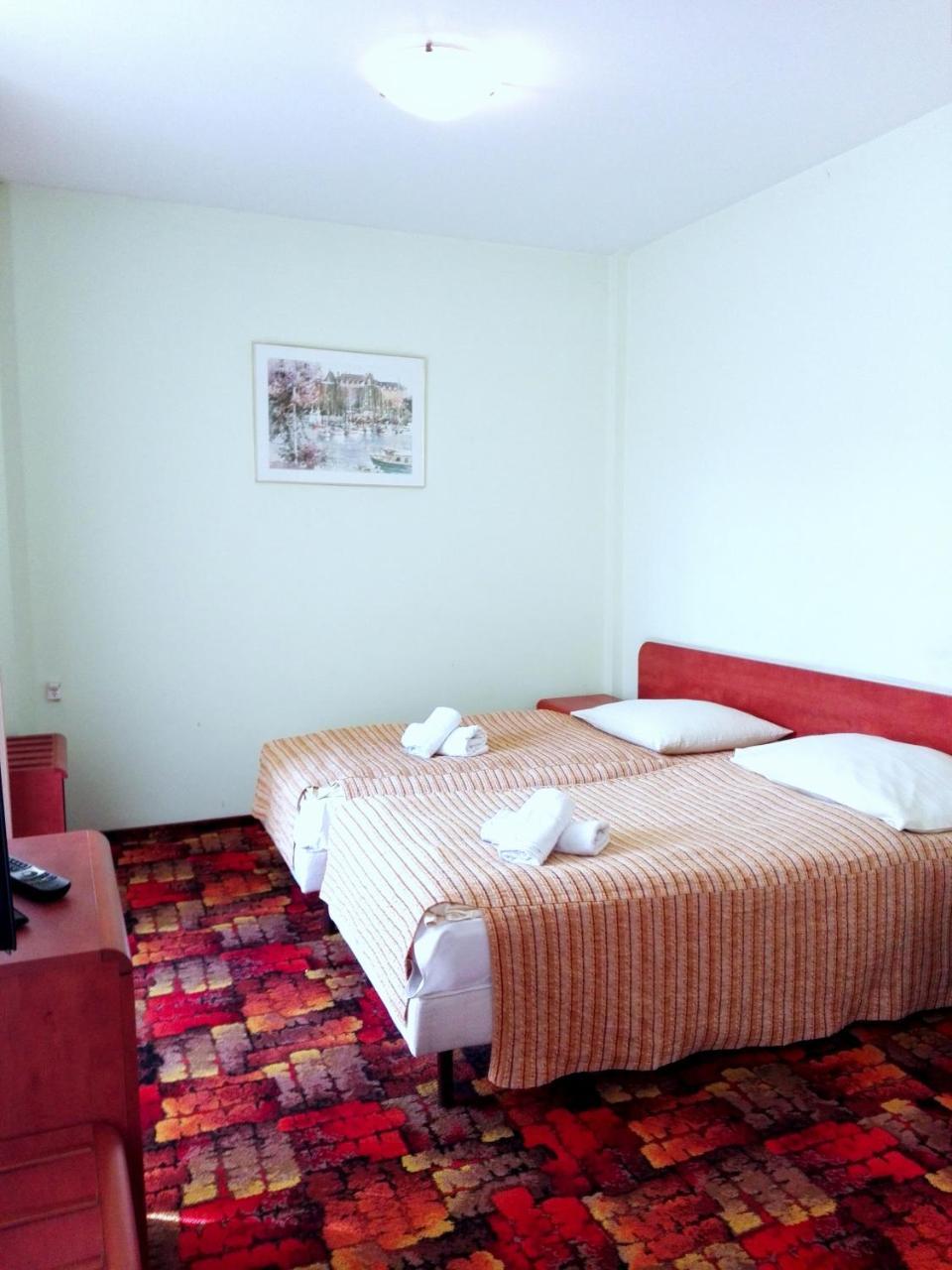 Bristol Economy Bed & Breakfast Bytom Bagian luar foto