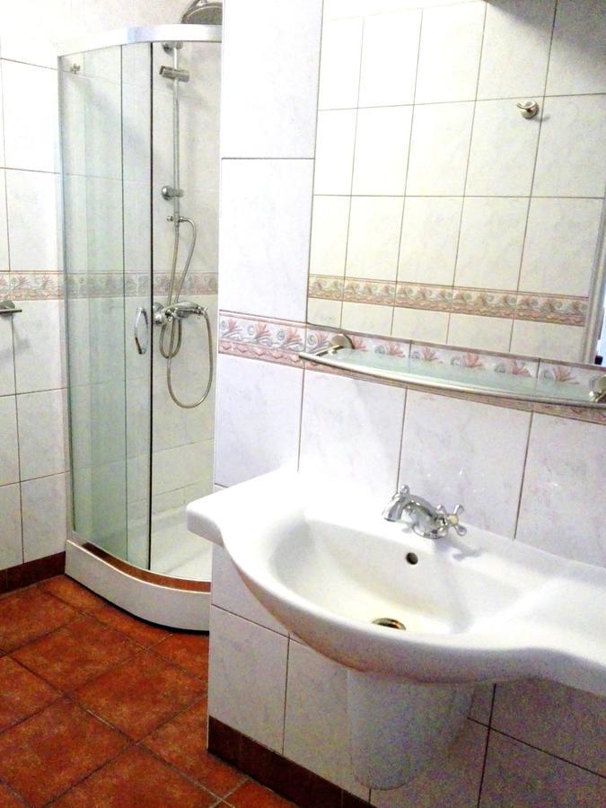Bristol Economy Bed & Breakfast Bytom Bagian luar foto