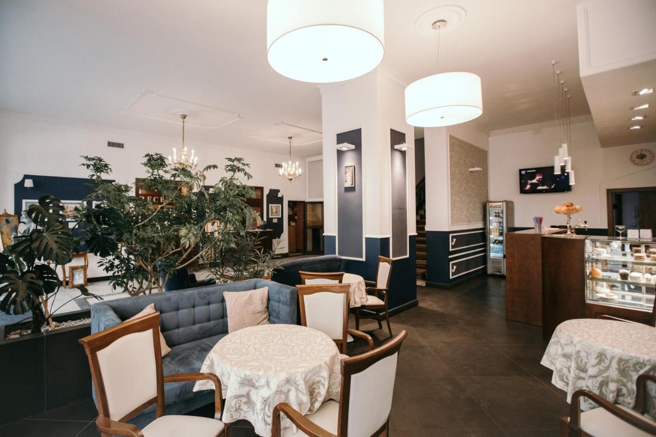 Bristol Economy Bed & Breakfast Bytom Bagian luar foto