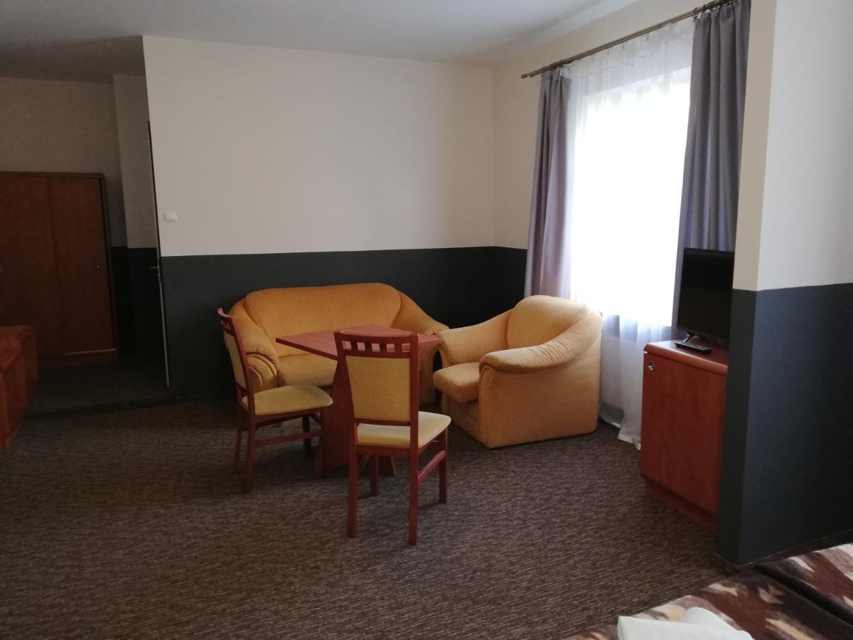 Bristol Economy Bed & Breakfast Bytom Bagian luar foto