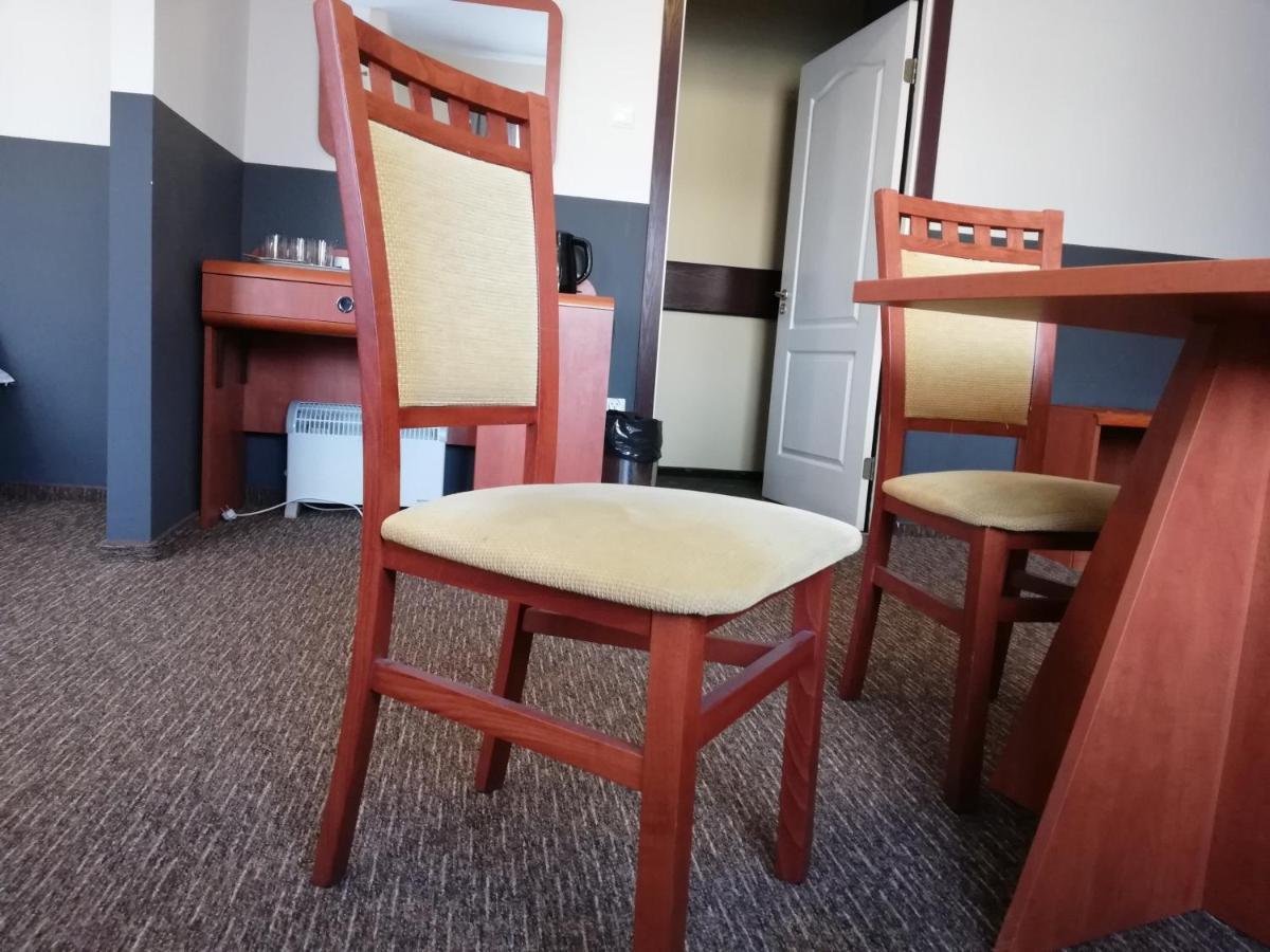 Bristol Economy Bed & Breakfast Bytom Bagian luar foto